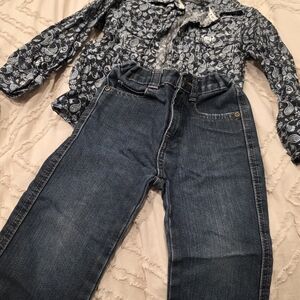 Stylish Blue Denim Jeans and Patterned Shirt Set